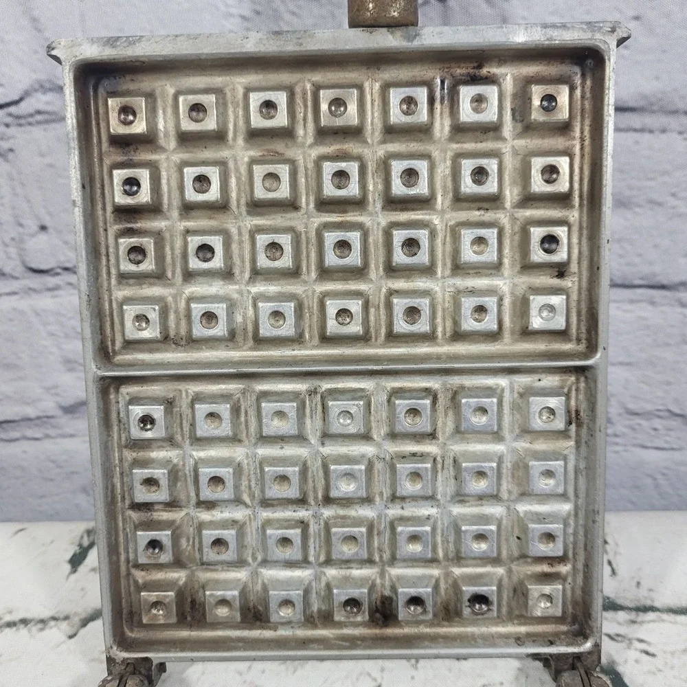 Antique‎ Waffle Iron For Armstrong Table Stove Cast Aluminum Made In USA